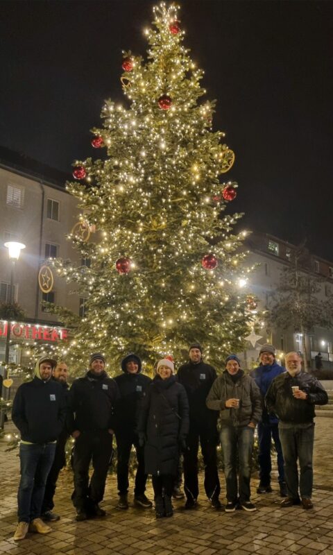 Group photo Christmas party LAN-COM-East 2022